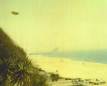 UFO
                        over Pacific Palisadea California