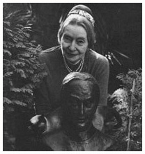 Elizabeth Klarer with statue of
                Meton